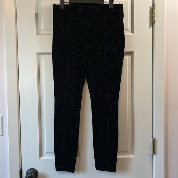 Old Navy Black Cheetah Velvet Skinny Pull On Stevie High Rise Pants - Size M - Picture 2 of 7
